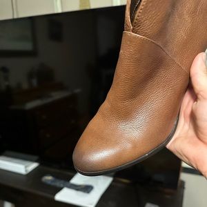 Vince Camuto Leather ankle bootie